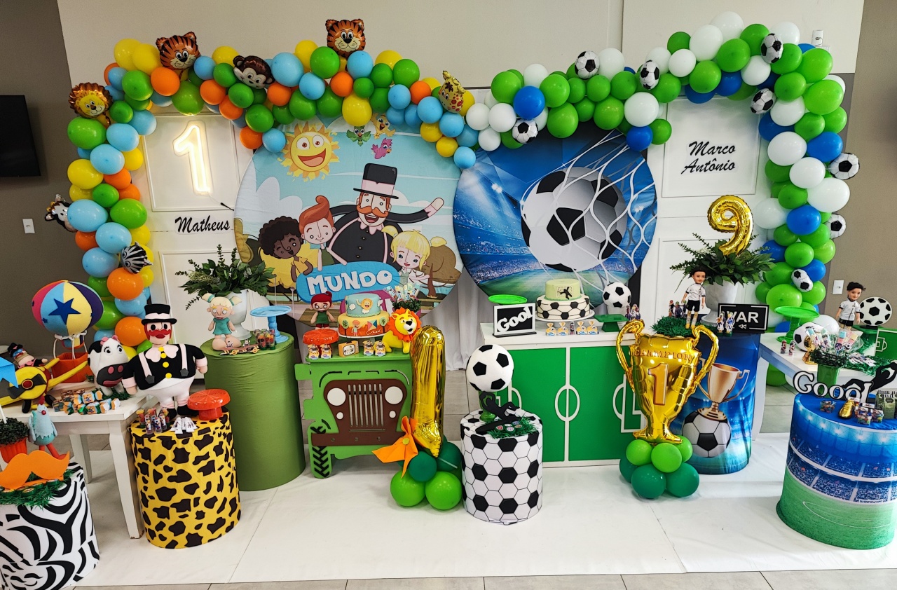 Montagem Cenário Duplo Futebol E Mundo de Bita - Elisete Festas Kit Pegue e Monte