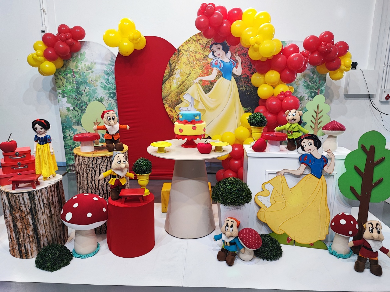 Montagem Branca de Neve     - Elisete Festas Kit Pegue e Monte