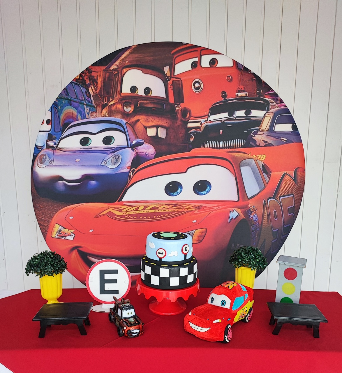Kit Carros Macqueen Opção 1 - Elisete Festas Kit Pegue e Monte