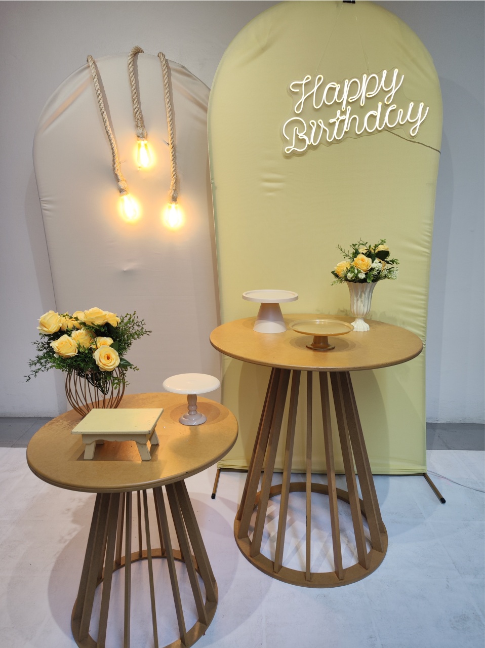 Kit Adulto Feminino Amarelo Opção 2 - Elisete Festas Kit Pegue e Monte