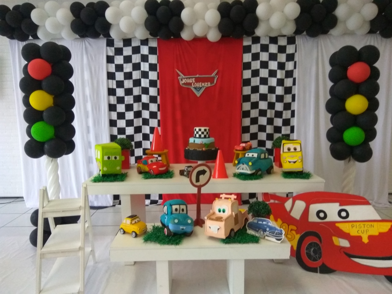 Montagem Carros Macquem 5 - Elisete Festas Kit Pegue e Monte