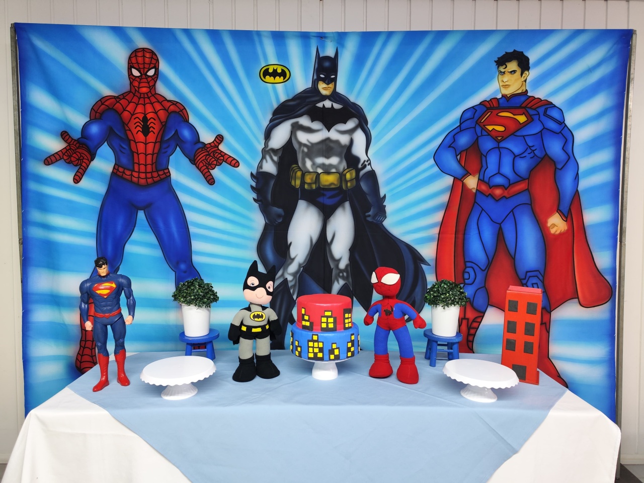 Kit  Batman, Homem Aranha E Super Homem - Elisete Festas Kit Pegue e Monte