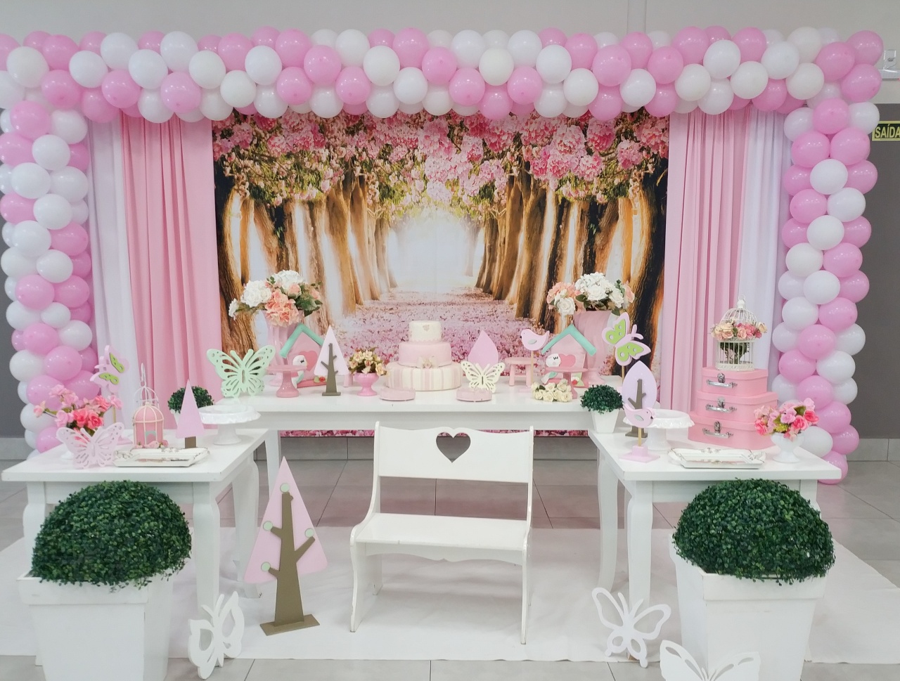 Montagem Floresta Rosa - Elisete Festas Kit Pegue e Monte
