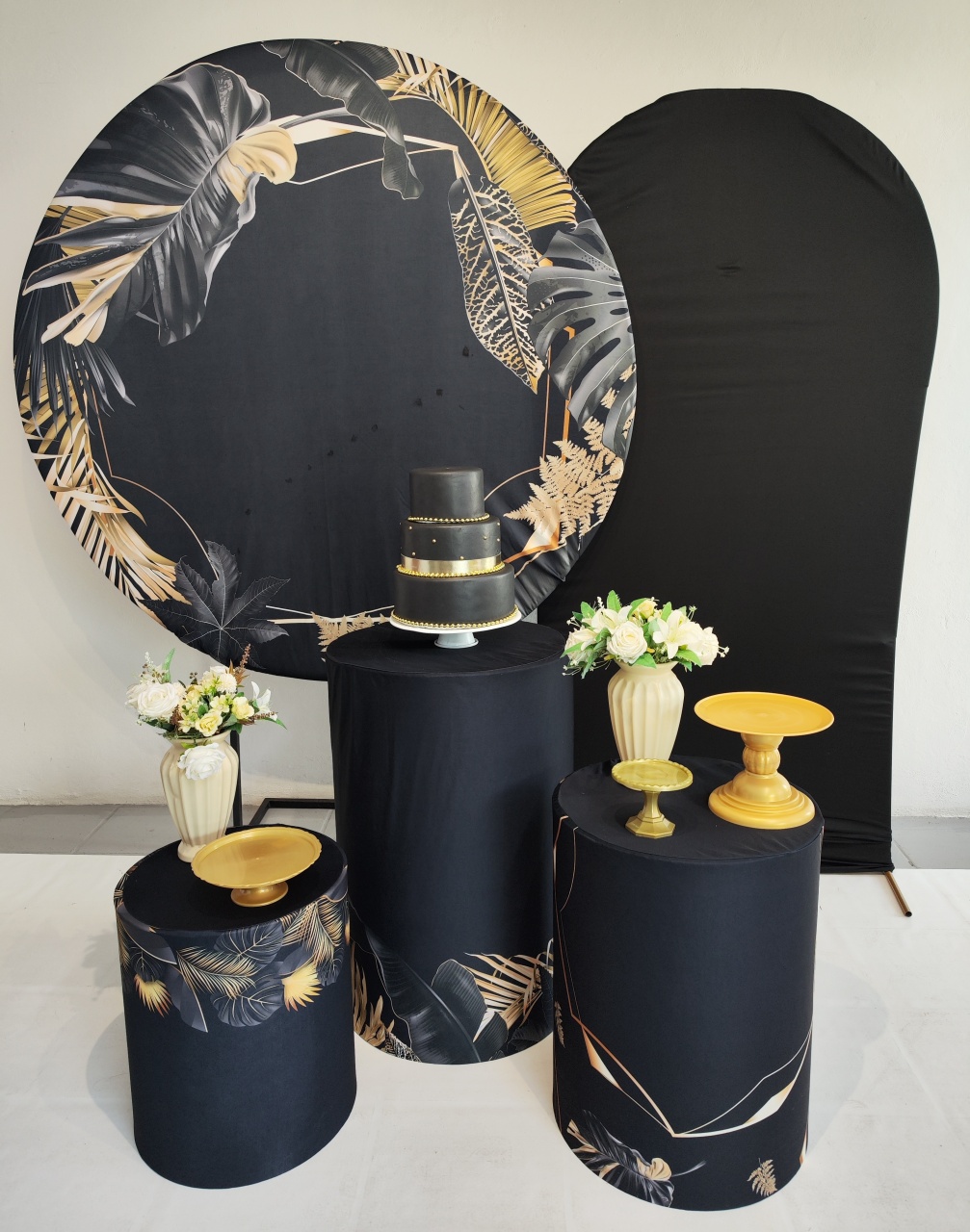 Kit Adulto Folhagens Preto - Opção Plus - Elisete Festas Kit Pegue e Monte