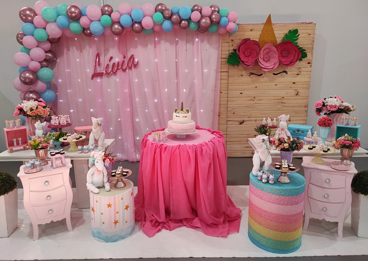 Montagem Unicornio + Tablado  - Elisete Festas Kit Pegue e Monte