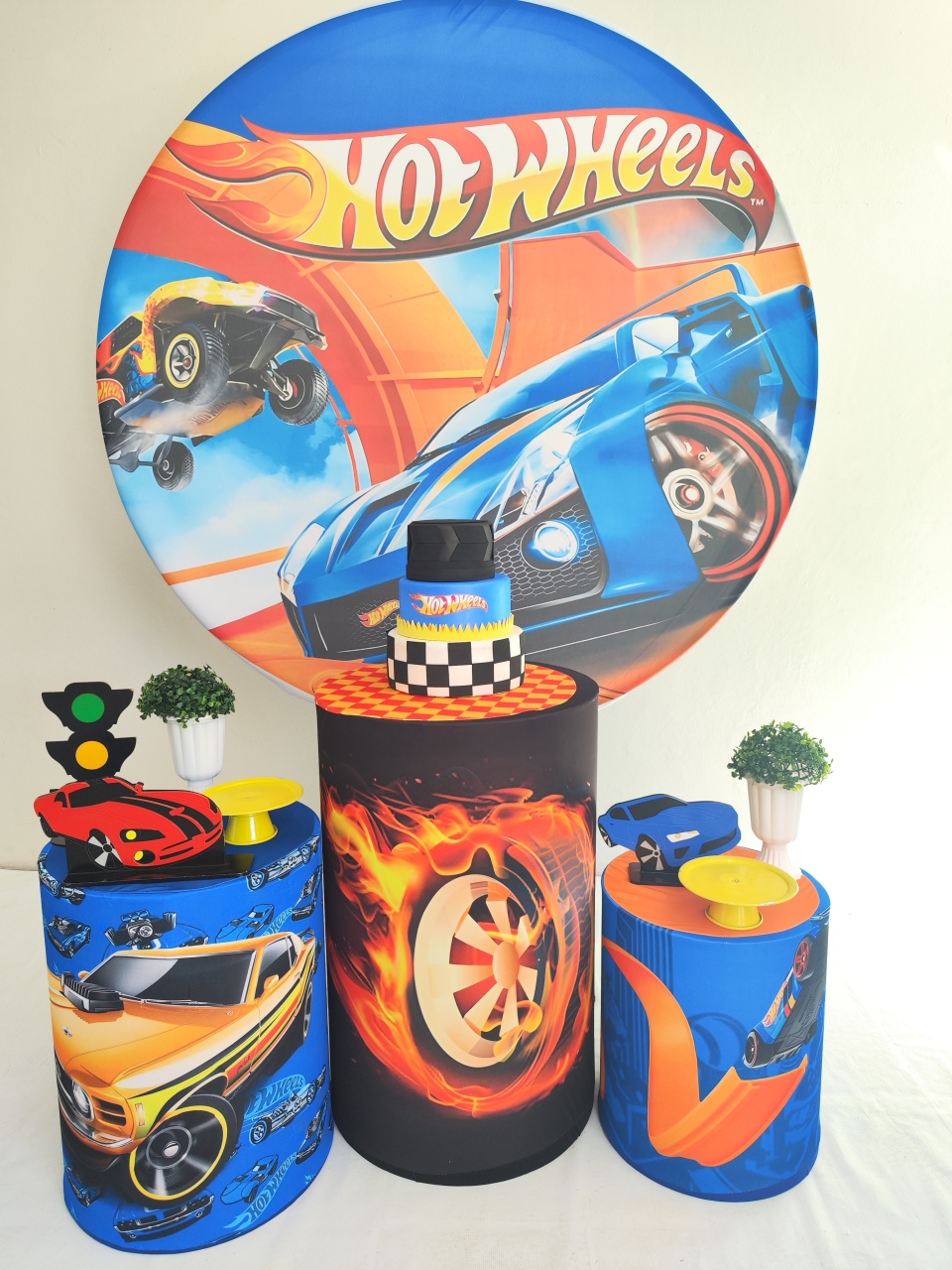 Kit  Hot Welles Modelo 2 ( Opçao 2) - Elisete Festas Kit Pegue e Monte