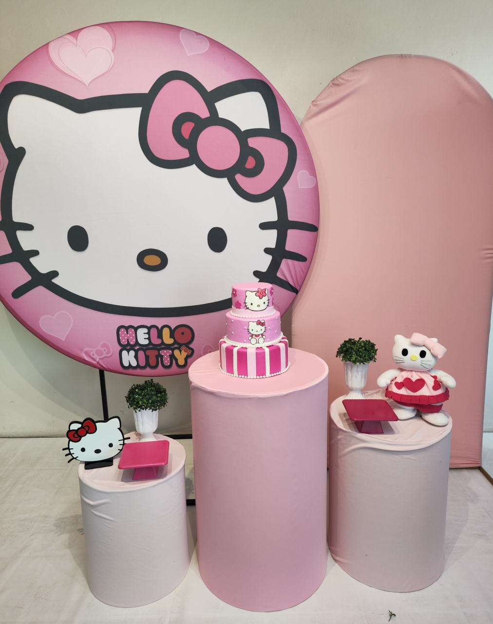 Kit Hello Kitty 2 Opção Plus - Elisete Festas Kit Pegue e Monte