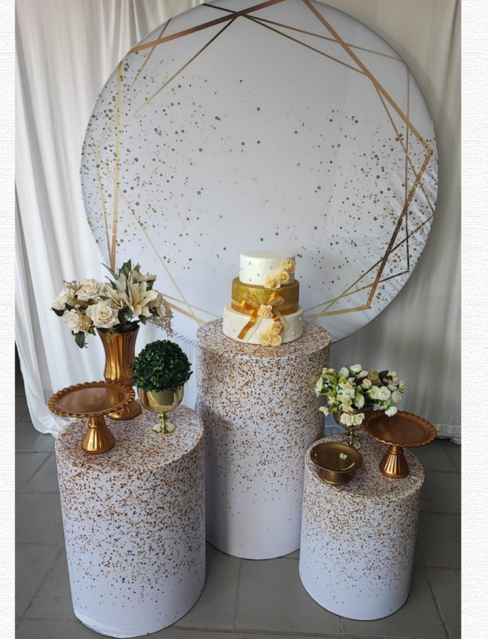 Kit Adulto Feminino Dourado Opção 2 - Elisete Festas Kit Pegue e Monte