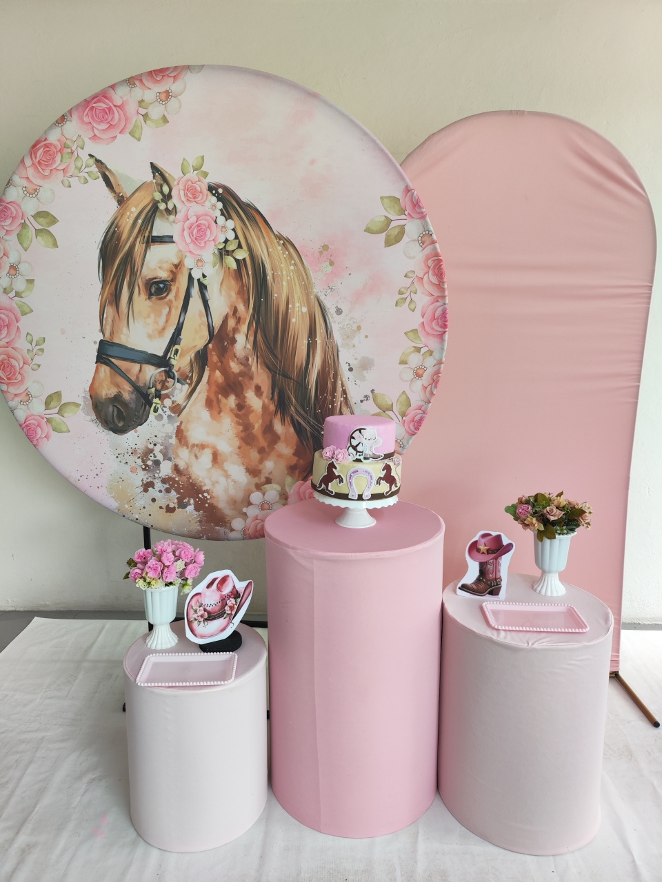 Kit Cavalo Risa (Fazendinha Menina) Opção Plus  - Elisete Festas Kit Pegue e Monte