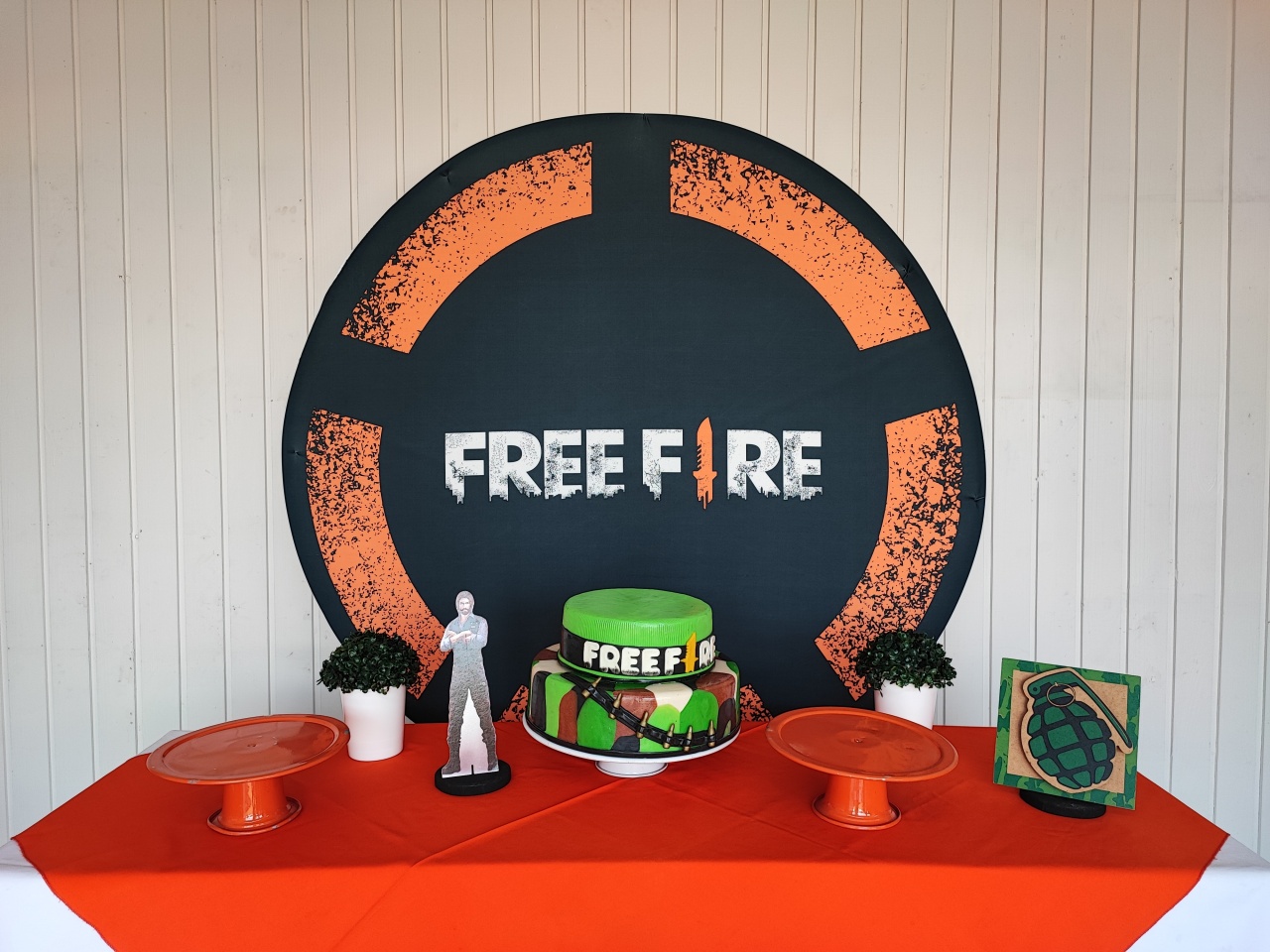 Kit Free Fire Opcão 1 - Elisete Festas Kit Pegue e Monte