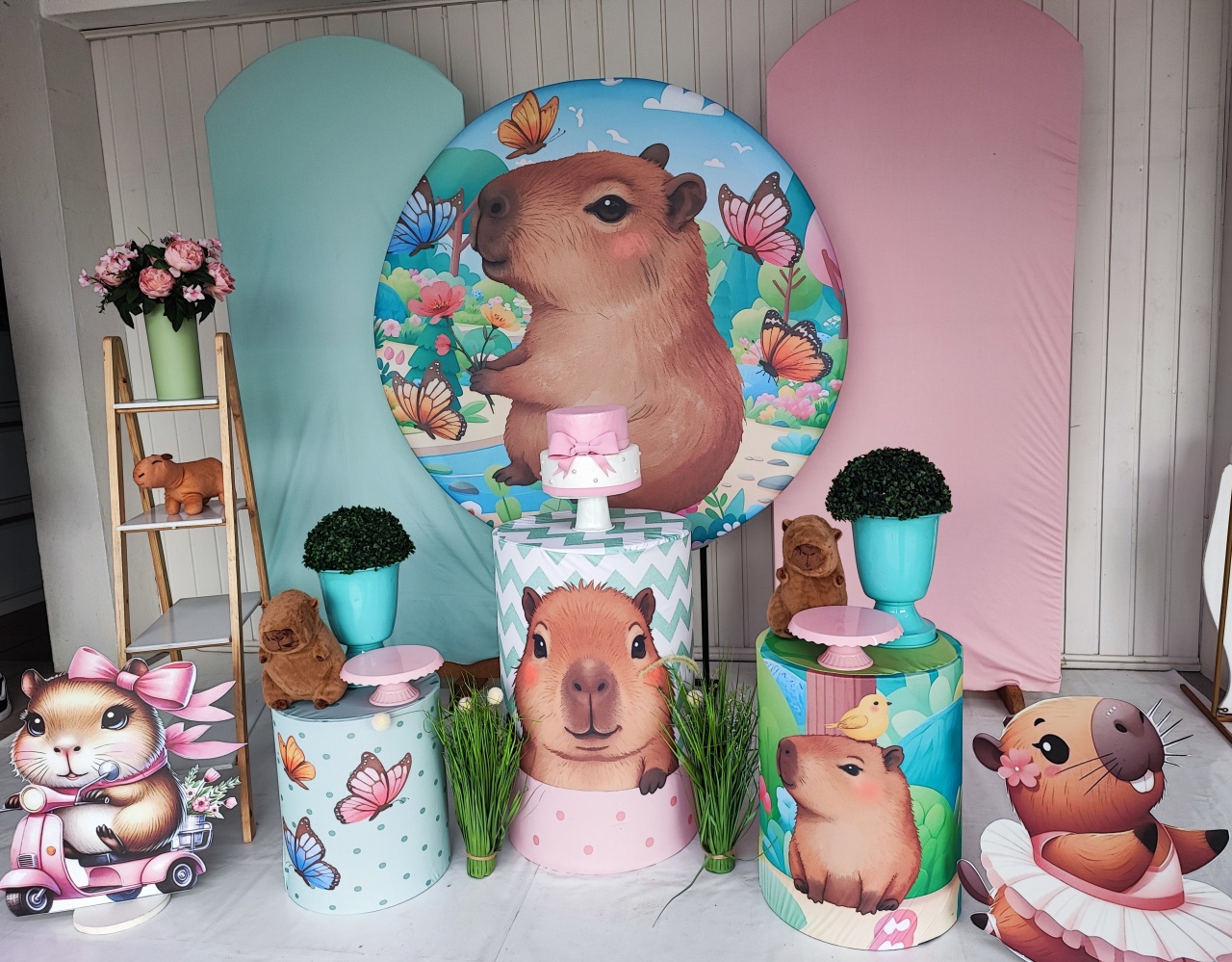 Kit Capivara Floral Opçao Big  - Elisete Festas Kit Pegue e Monte