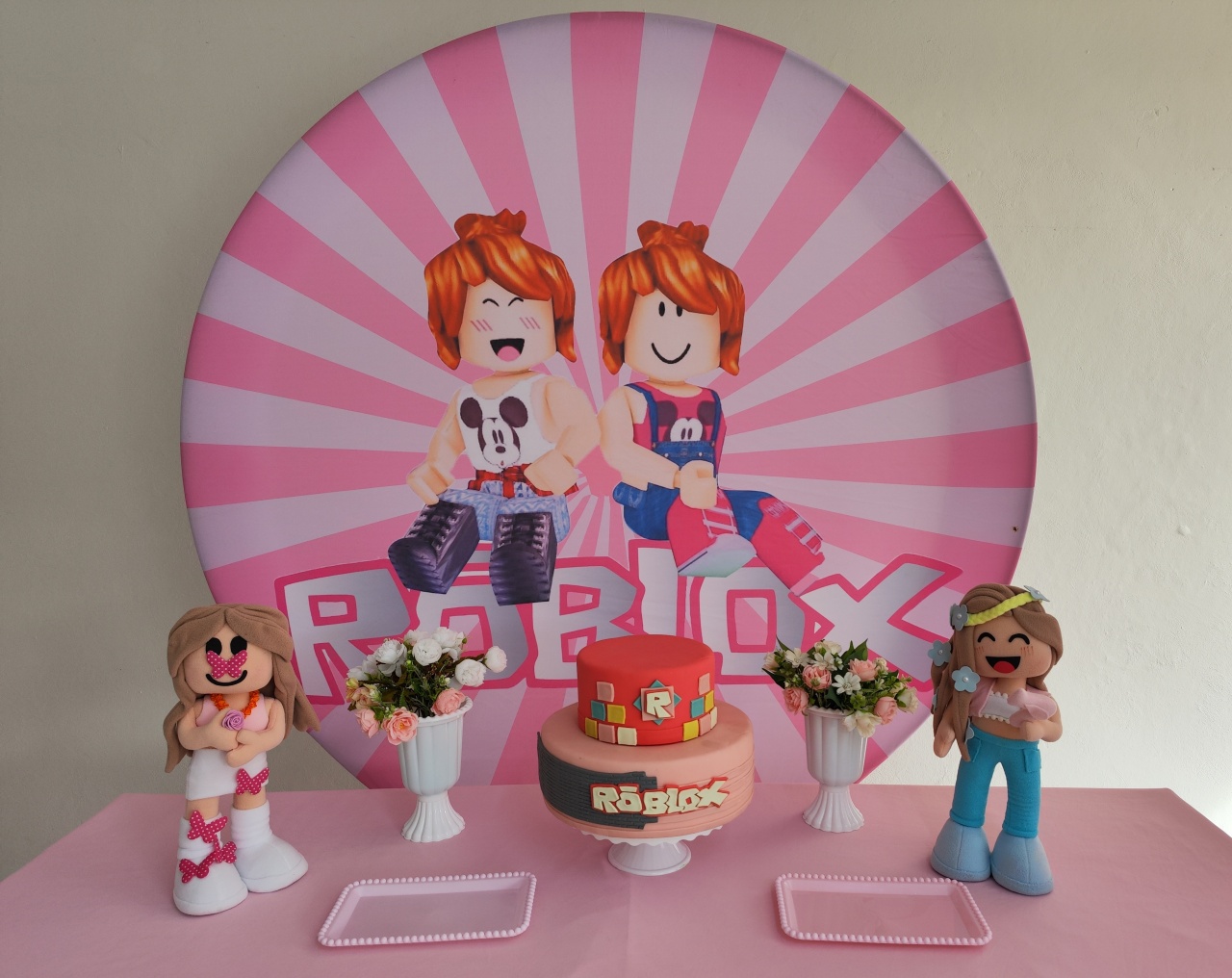 Kit Roblox  Menina Opção 1 - Elisete Festas Kit Pegue e Monte