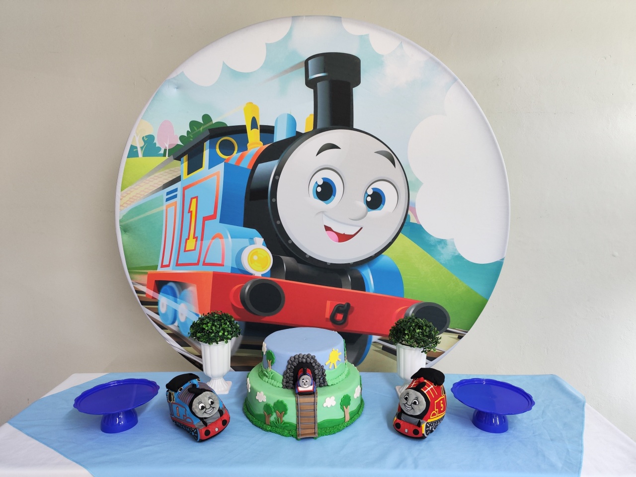 Kit Thomas E Seus Amigos Mod 2  Opçao 1 - Elisete Festas Kit Pegue e Monte