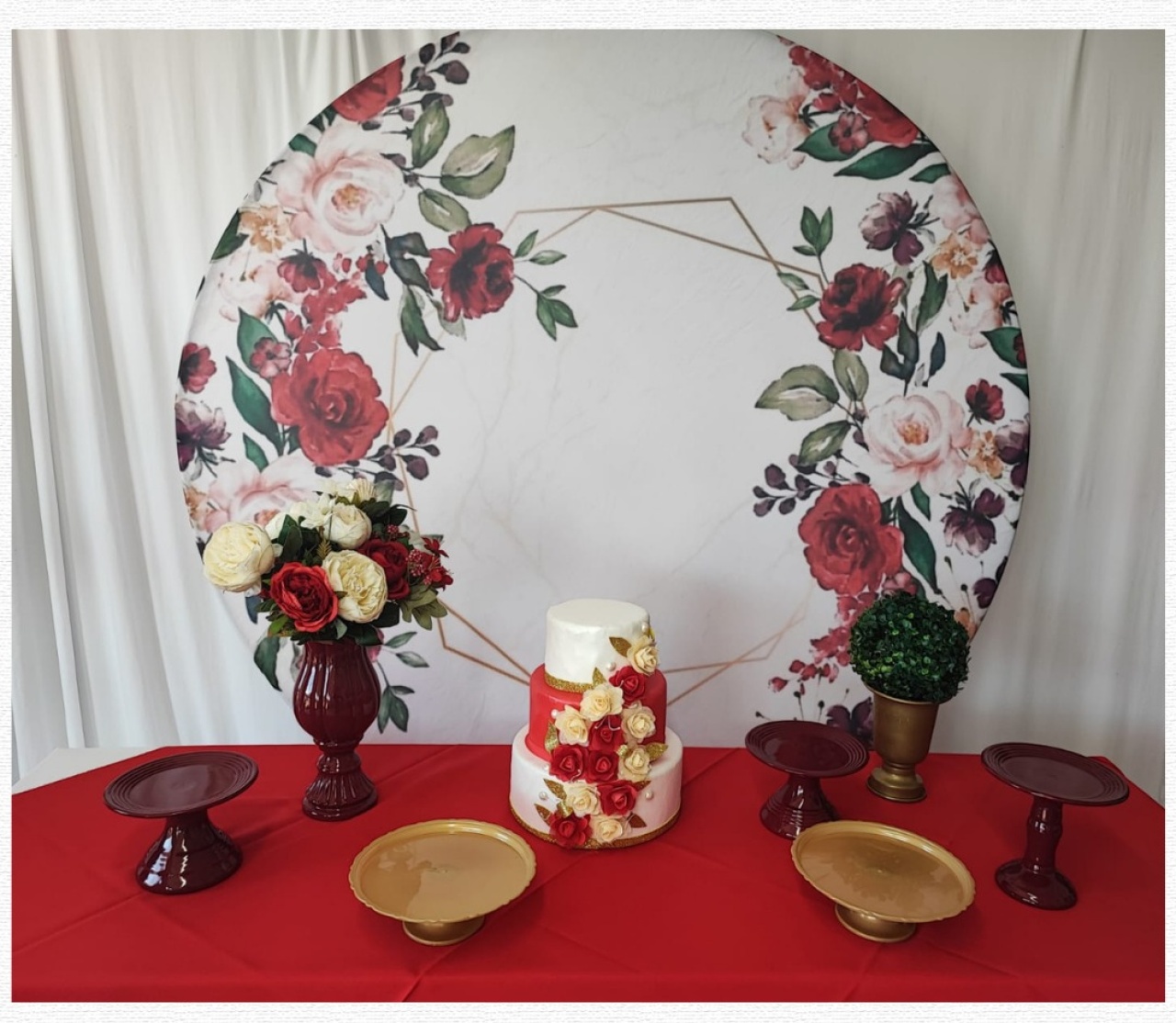 Kit Adulto Feminino  Flores Vermelha Opçao 1 - Elisete Festas Kit Pegue e Monte