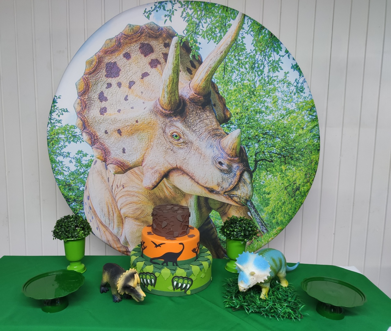Kit Dinossauro Triceratops ( Opçao 1) - Elisete Festas Kit Pegue e Monte