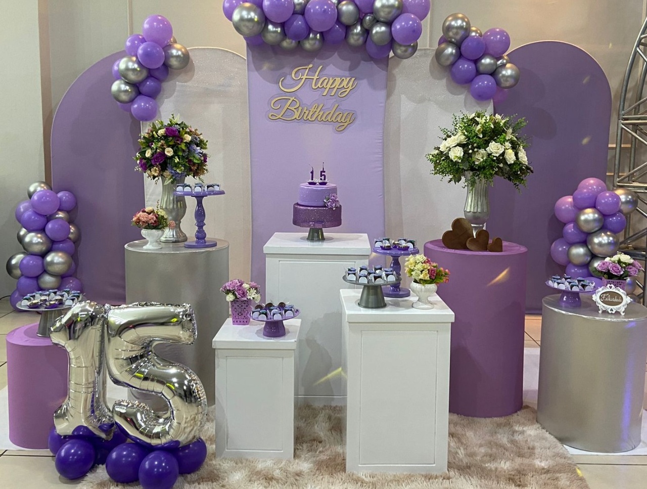 Montagem 15 Anos Lilas  E Prata  - Elisete Festas Kit Pegue e Monte
