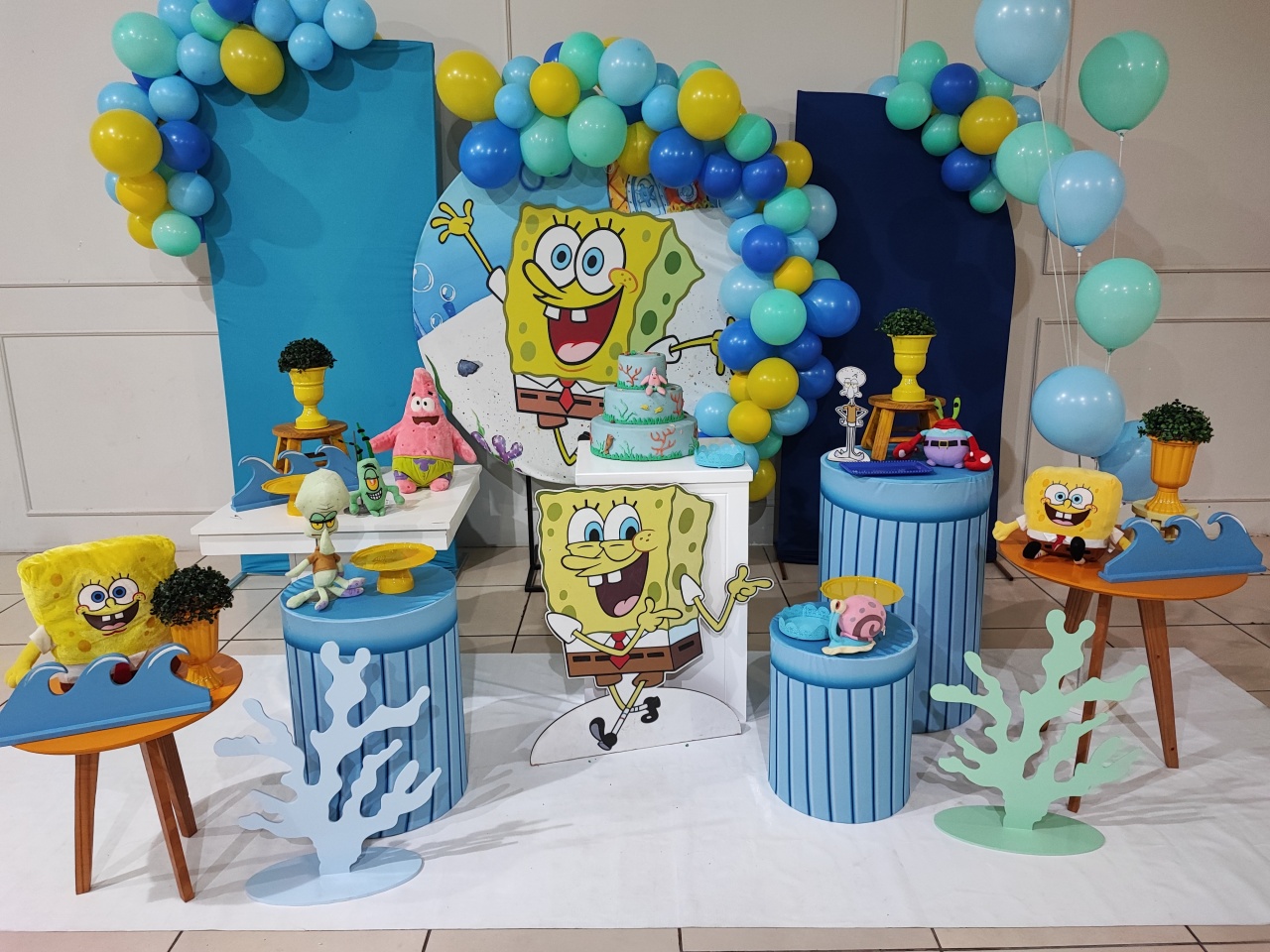Montagem Bob Esponja - Elisete Festas Kit Pegue e Monte