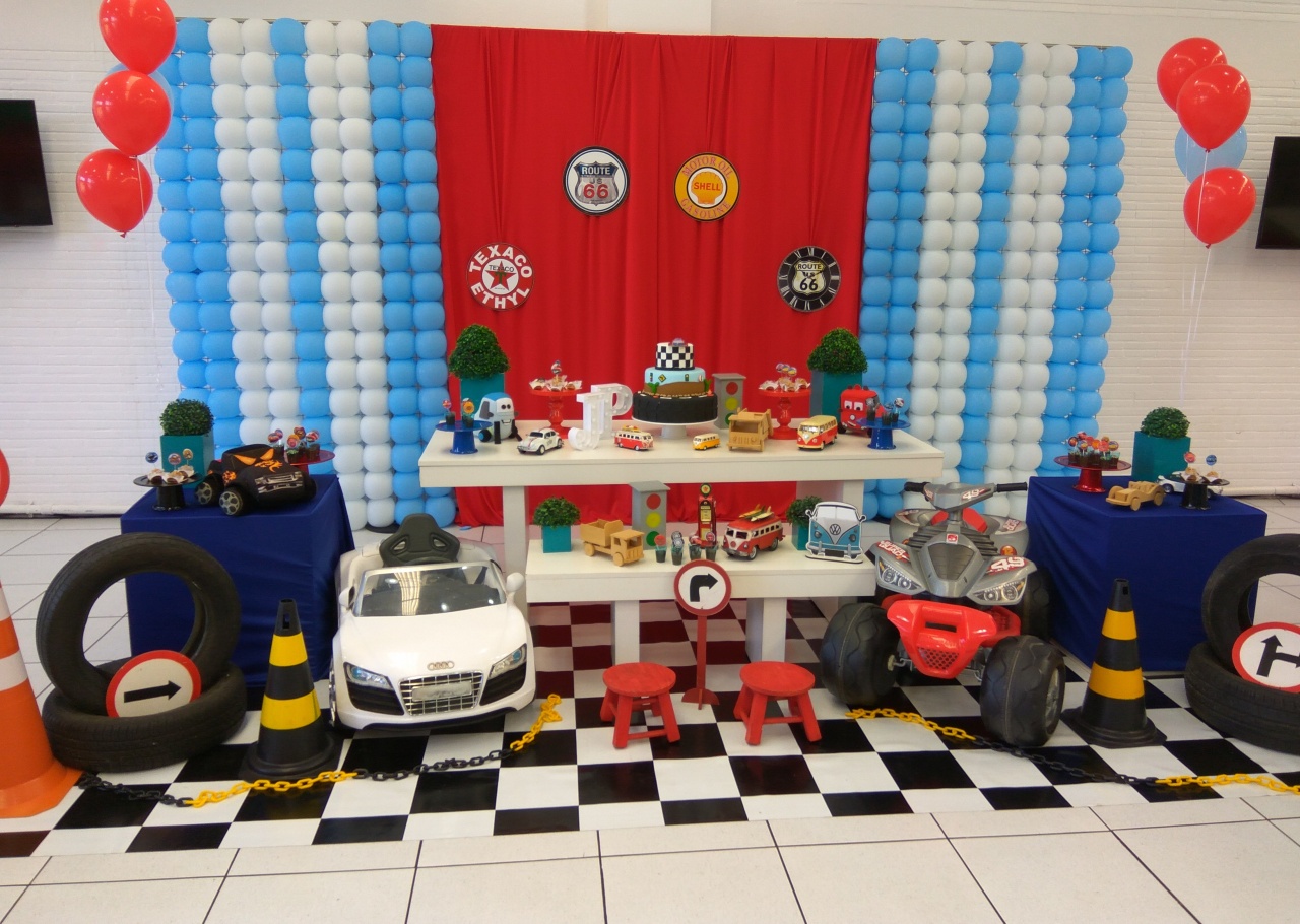 Montagem Carros Vintage - Elisete Festas Kit Pegue e Monte