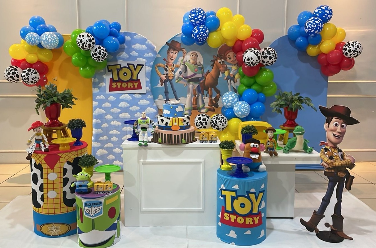 Montagem Toy Story 3 - Elisete Festas Kit Pegue e Monte