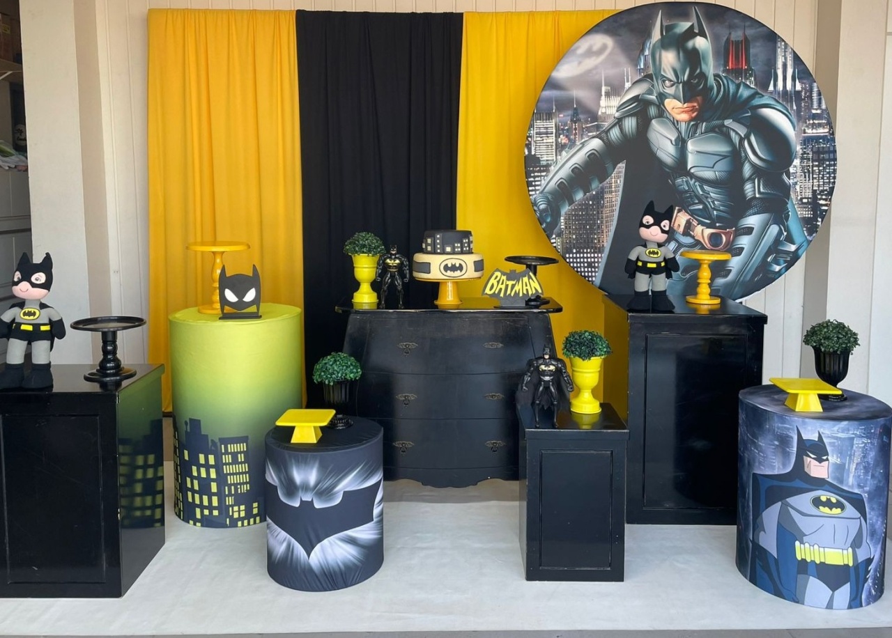 Kit  Batman Com Cortinado  - Elisete Festas Kit Pegue e Monte