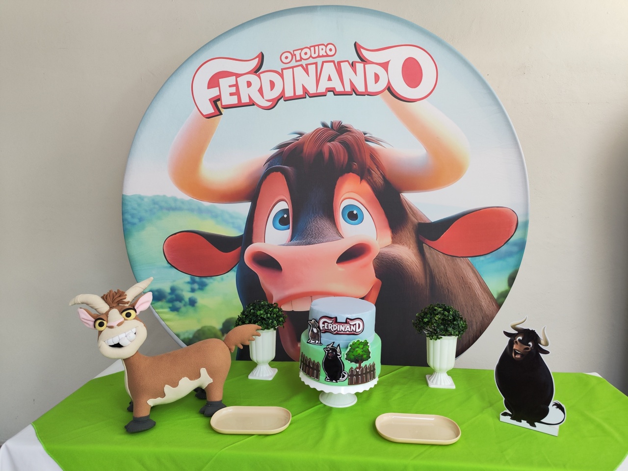 Kit Touro Ferdinando Opção 1 - Elisete Festas Kit Pegue e Monte