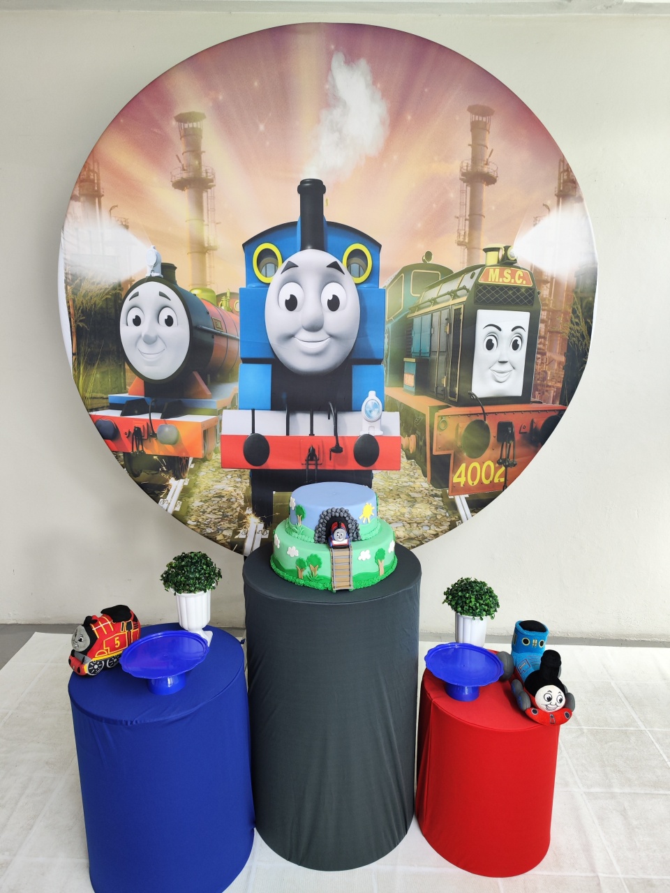 Kit Thomas E Seus Amigos Mod 1 Opçao 2 - Elisete Festas Kit Pegue e Monte