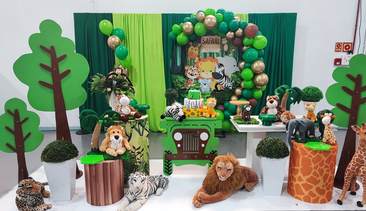 Montagem Safari  Escuro  - Elisete Festas Kit Pegue e Monte