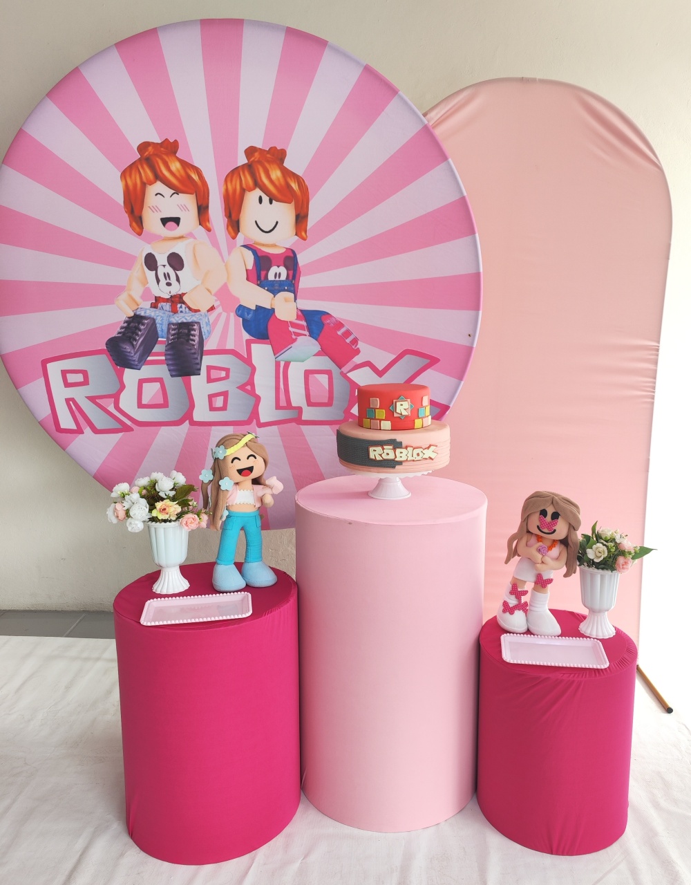 Kit Roblox Menina Opção Plus  - Elisete Festas Kit Pegue e Monte