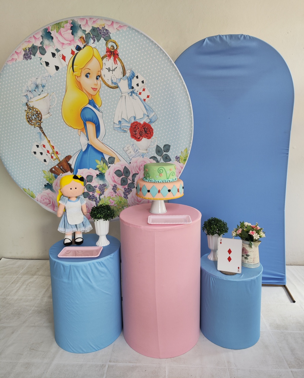 Kit Alice No País da Maravilhas Opção Plus  - Elisete Festas Kit Pegue e Monte