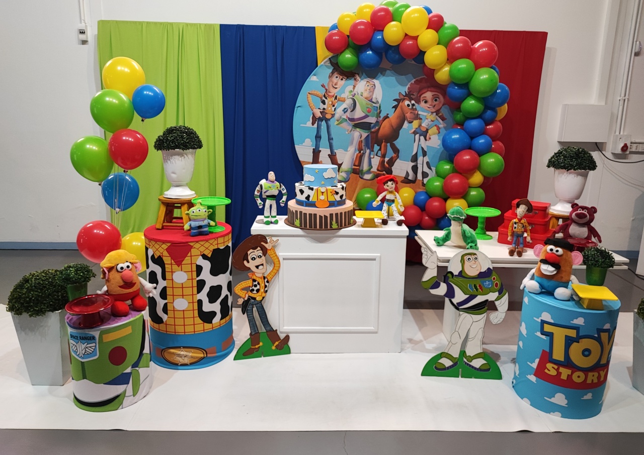 Montagem  Toy Story - Elisete Festas Kit Pegue e Monte