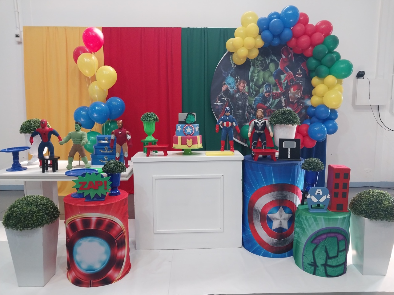   Vingadores Montagem  - Elisete Festas Kit Pegue e Monte