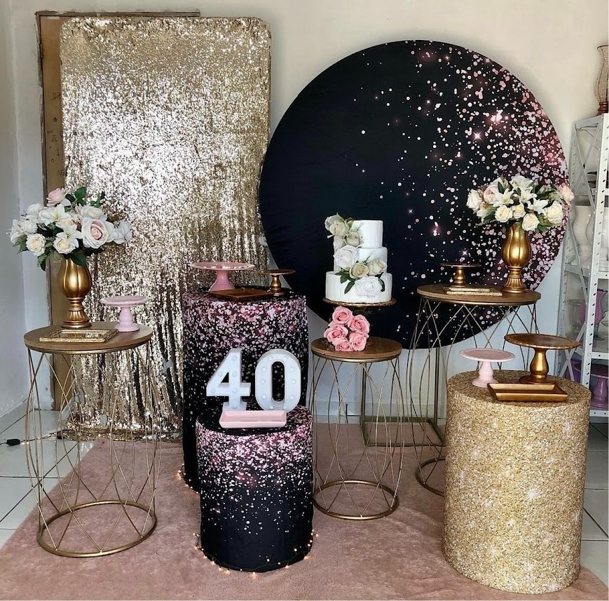 Composição Preto E Dourado - Cantinho Da Alegria Festas
