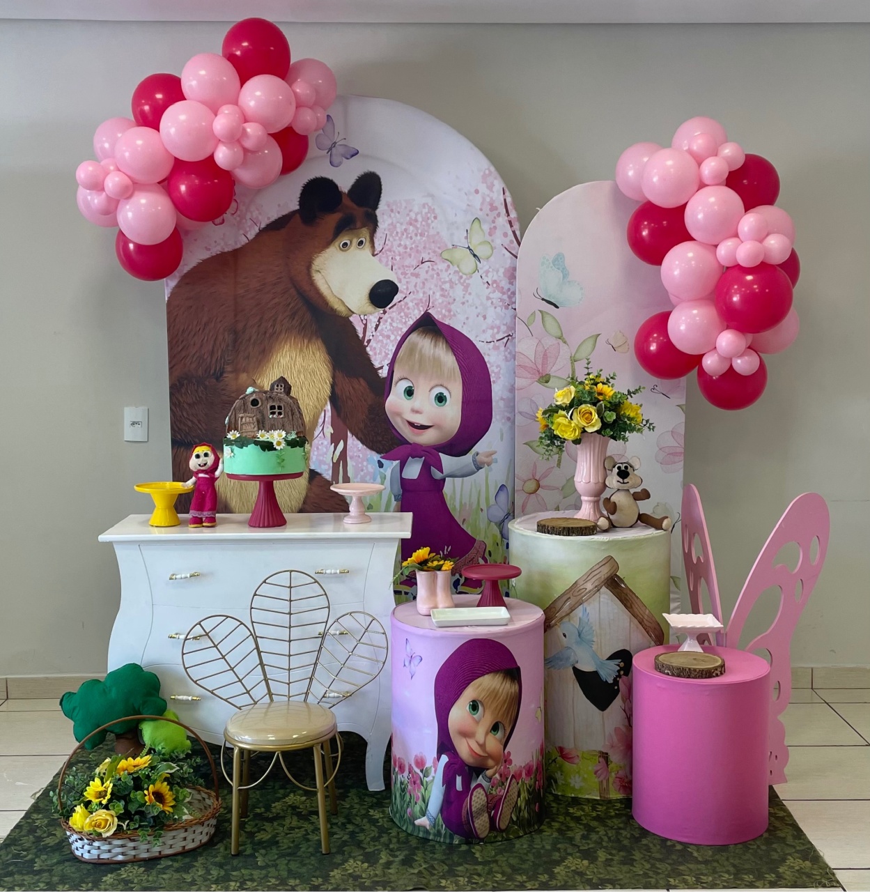 Composição Masha E O Urso Com Balões de Brinde - Cantinho Da Alegria Festas