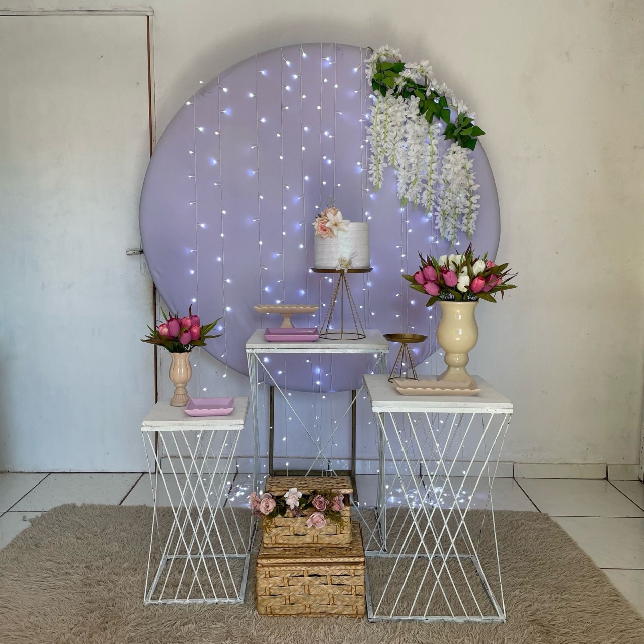 Kit Lilás Com Luzes + Flores - Cantinho Da Alegria Festas