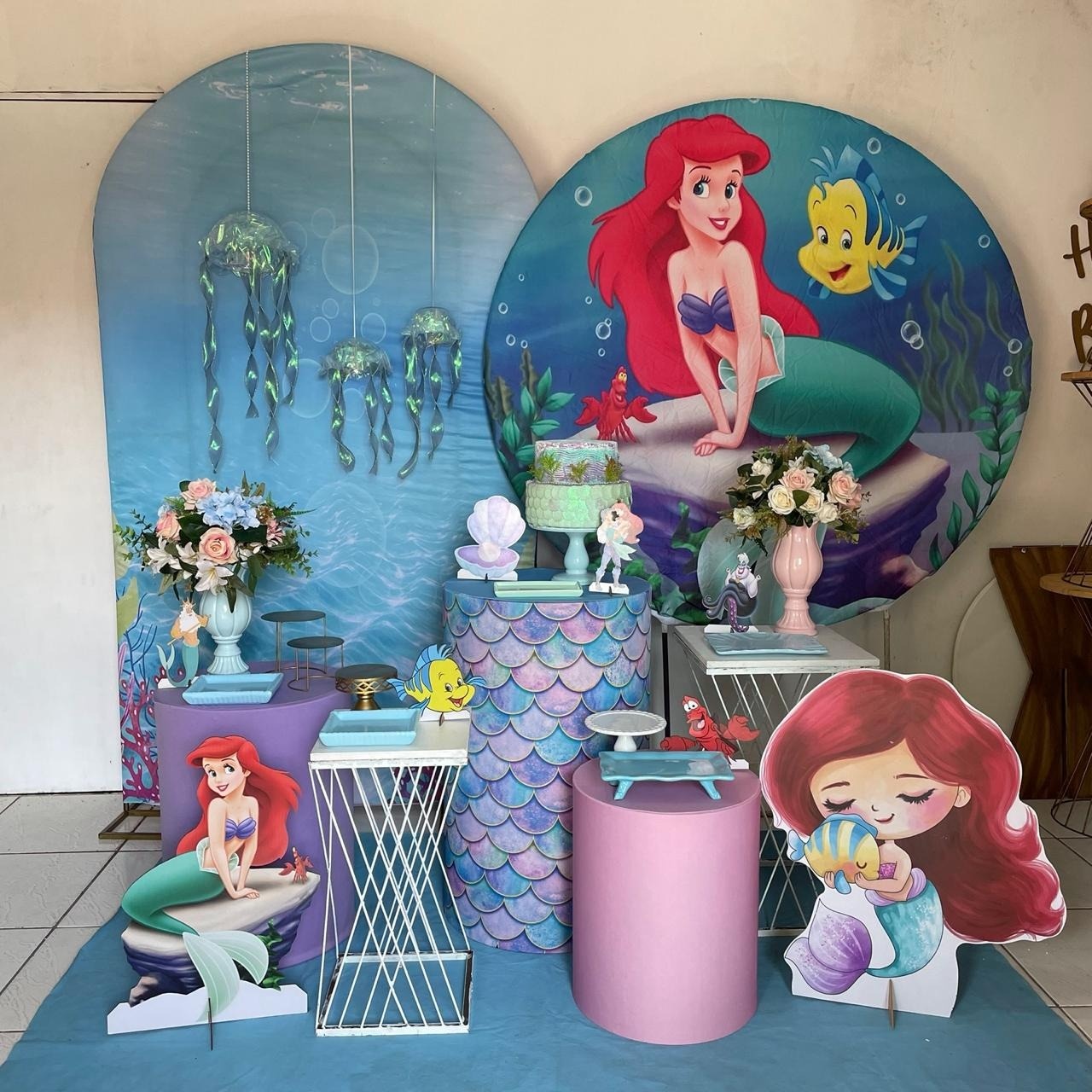 Composição Ariel Com Balões de Brinde - Cantinho Da Alegria Festas
