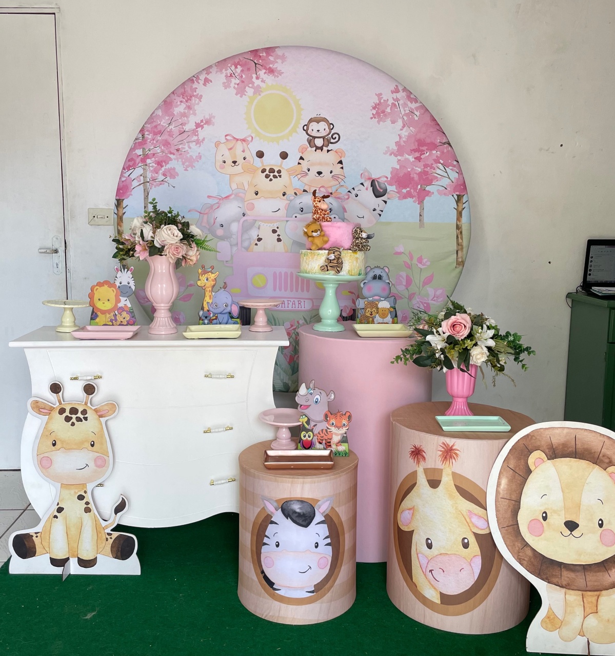 Kit Safari Rosa  2.0 Com Balões de Brinde - Cantinho Da Alegria Festas