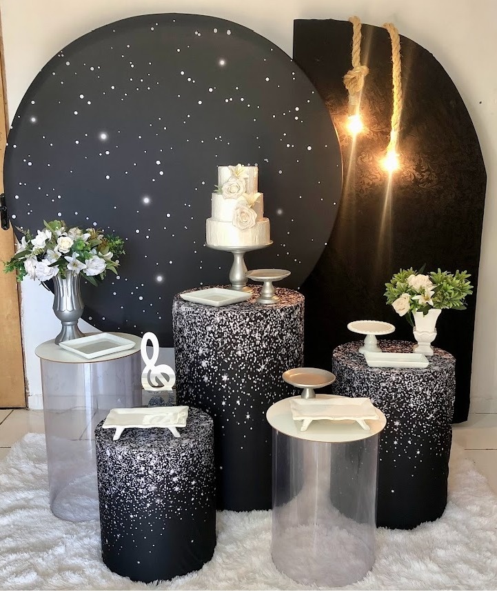 Composição Preto E Prata Com Balões de Brinde  - Cantinho Da Alegria Festas