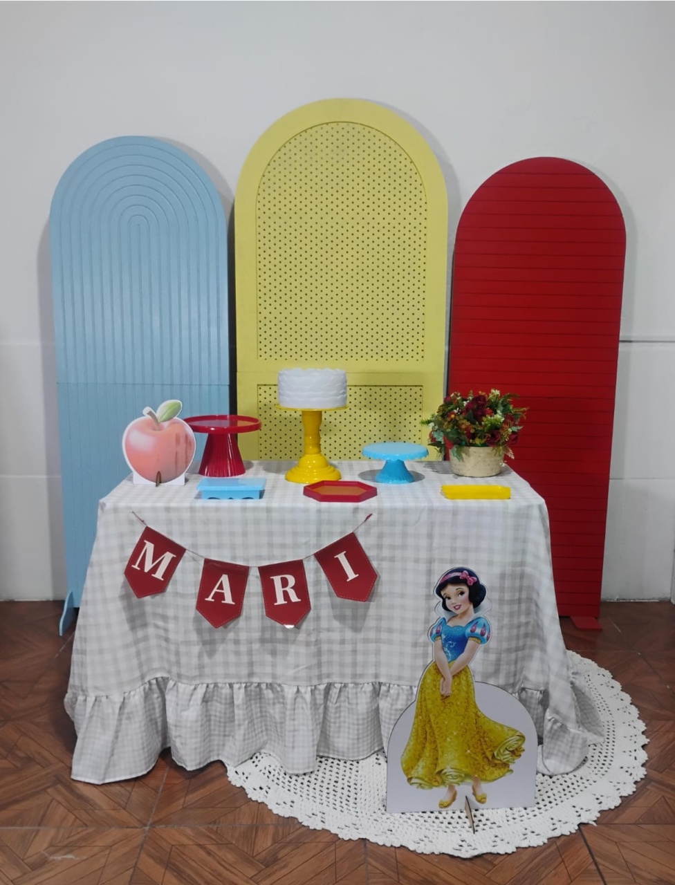 Kit Babado Triplo Branca de Neve - LupitoDecoraçõespegueemonte