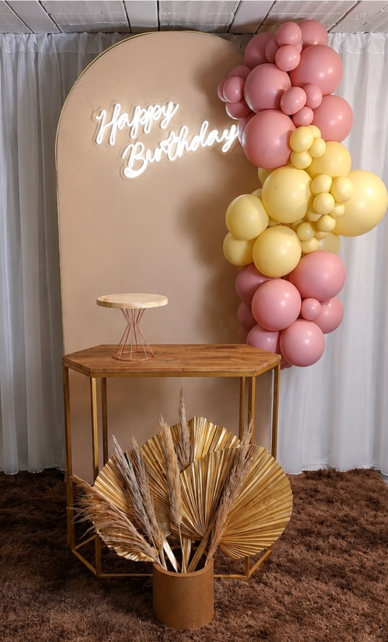 Kit Happy Simples Com Balão - LupitoDecoraçõespegueemonte