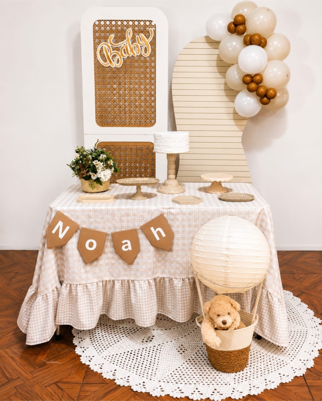 Ursinho Kit Babado Com Balão - LupitoDecoraçõespegueemonte