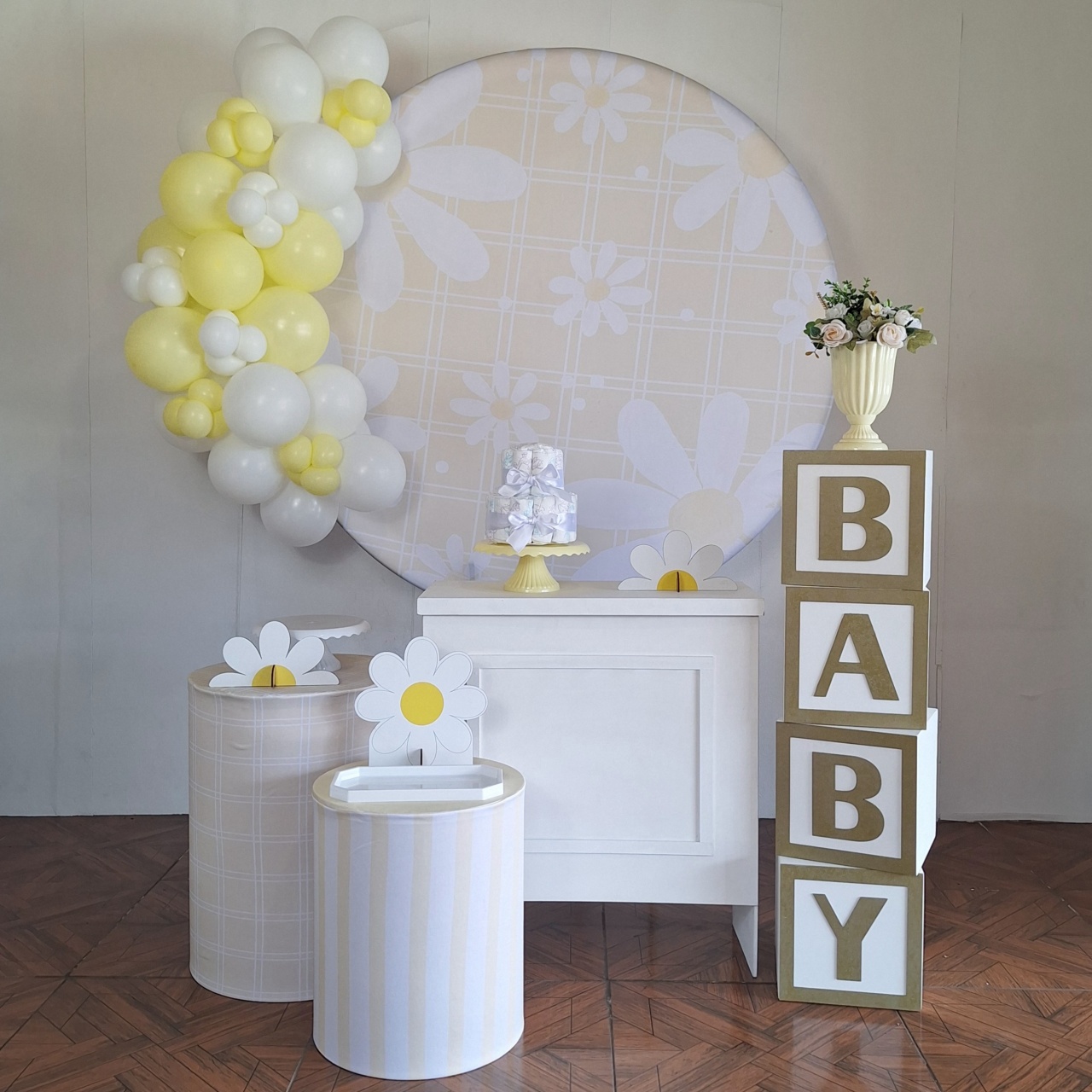 Margaridinha * Kit Baby Plus Com Balão🎈 - LupitoDecoraçõespegueemonte