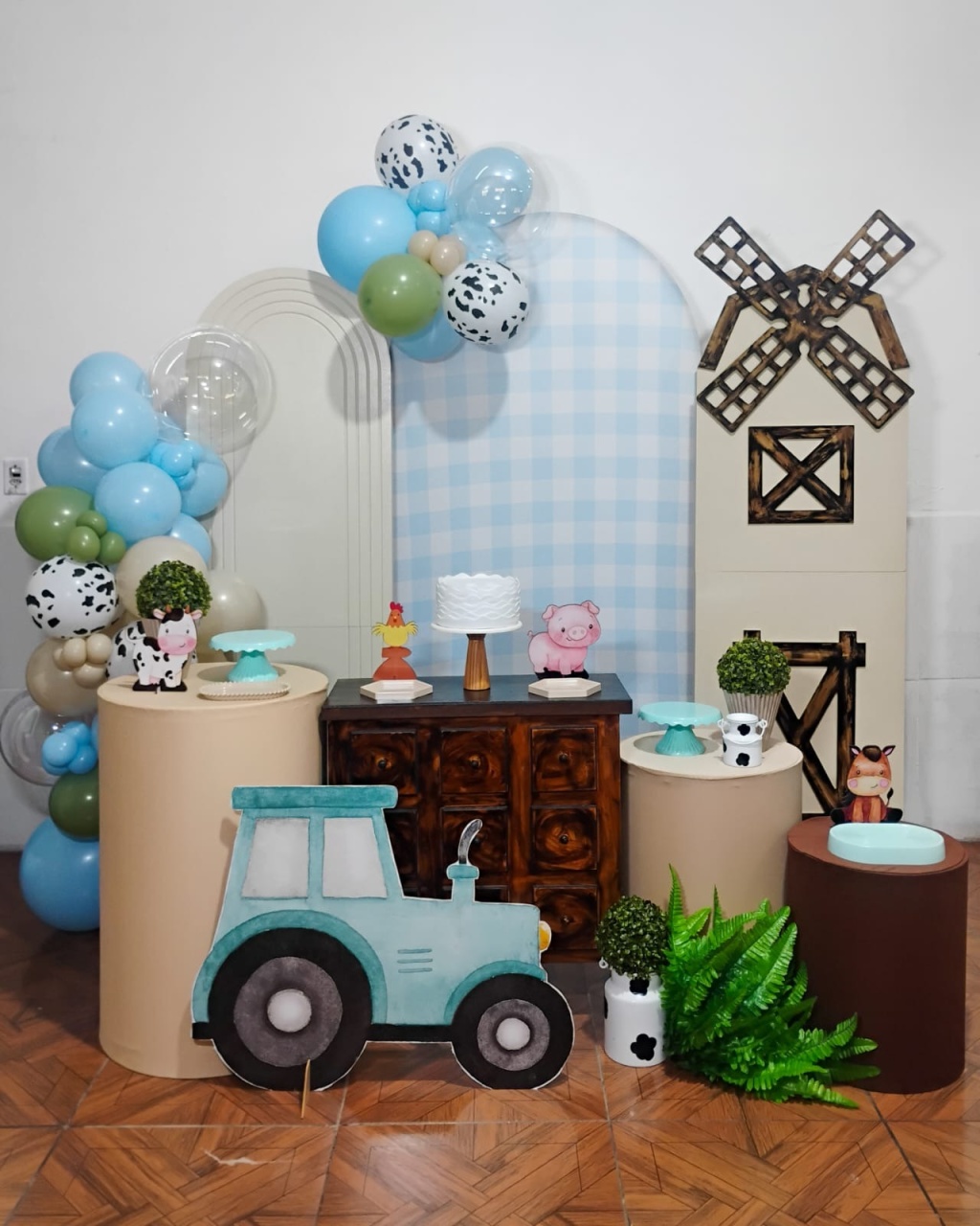 Composição Fazendinha Azul Com Balão (Cópia 1) - LupitoDecoraçõespegueemonte
