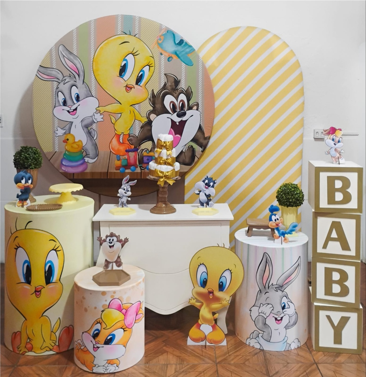 Looney Tunes * Chá de Bebê - LupitoDecoraçõespegueemonte