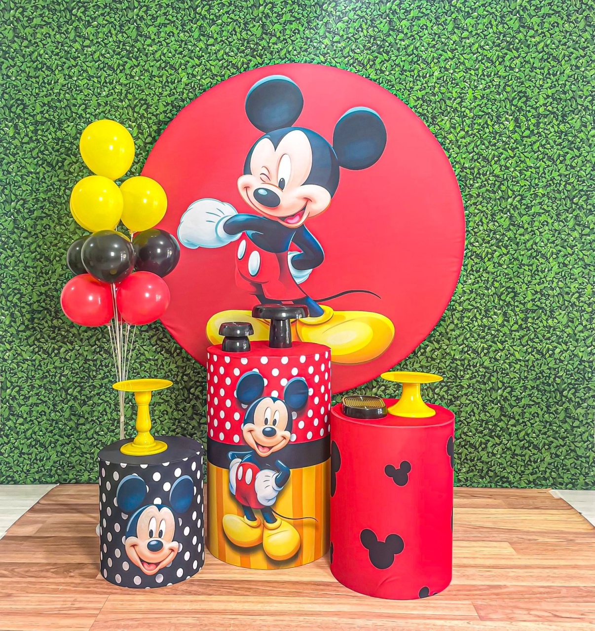 Mickey Vermelho - Bronze  - Realize Sonhos 