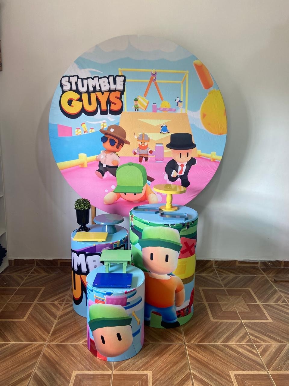 Stuble Guys - Menino    - Bronze  - PEGUE E MONTE DA DRYCA 