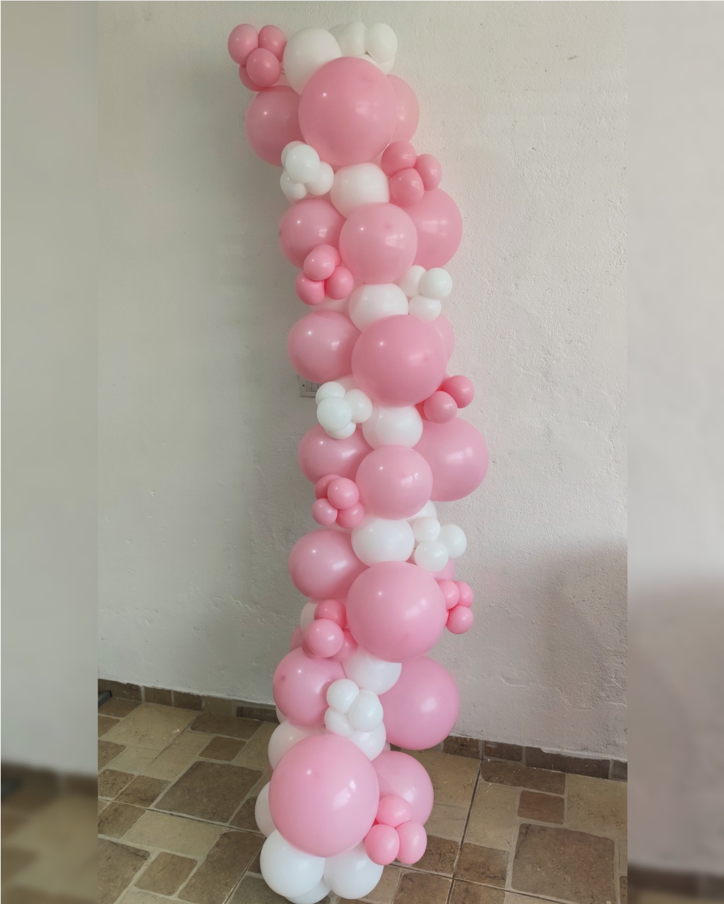 Arco de Balões 2Mts Rosa E Branco - vilafestiva