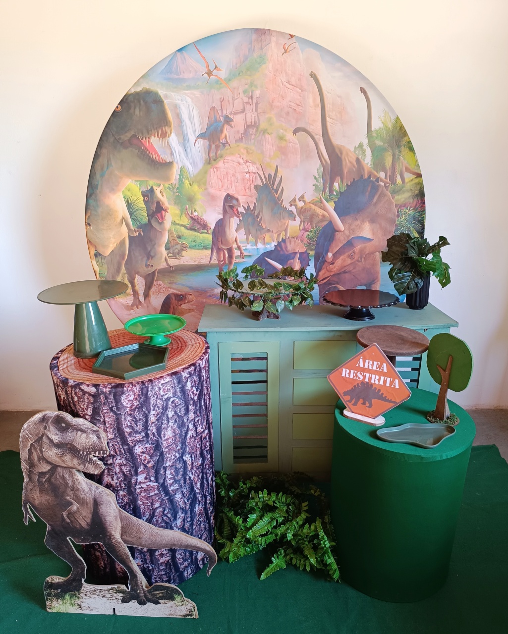 Kit Ouro Dinossauro  - M&G FESTAS/Loc decor