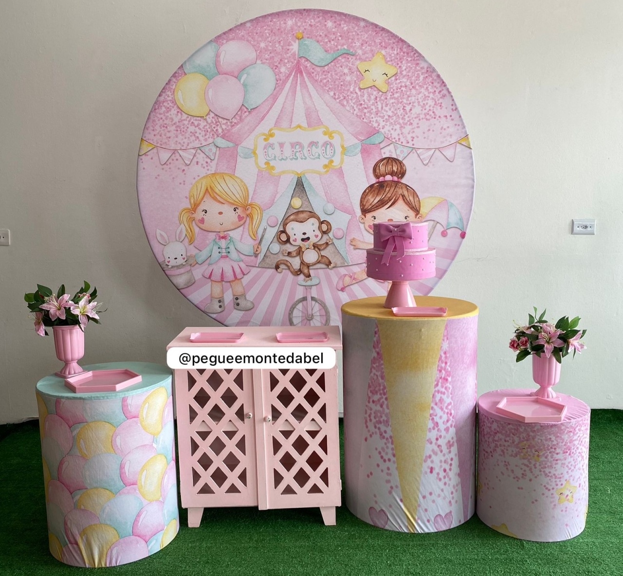 Tema Circo Rosa Kit 3  - PEGUEEMONTEDABEL