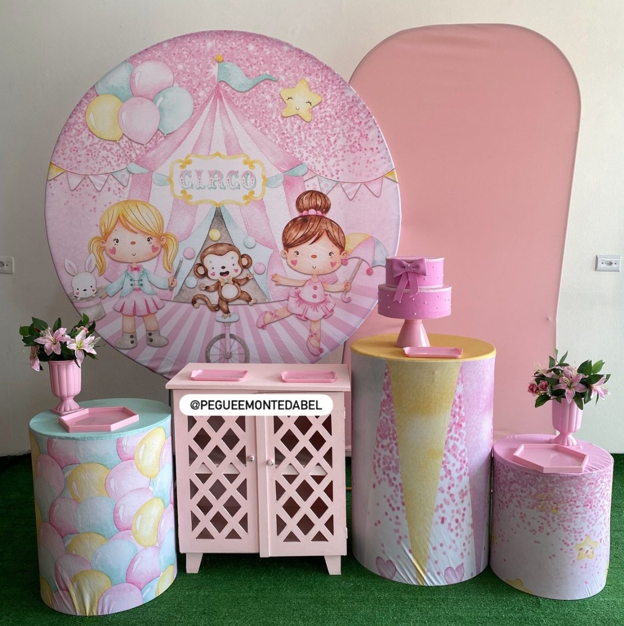 Tema Circo Rosa Kit 4  - PEGUEEMONTEDABEL