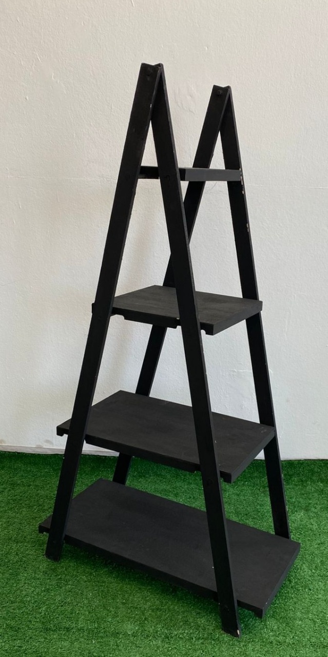 Escada Preta  - PEGUEEMONTEDABEL
